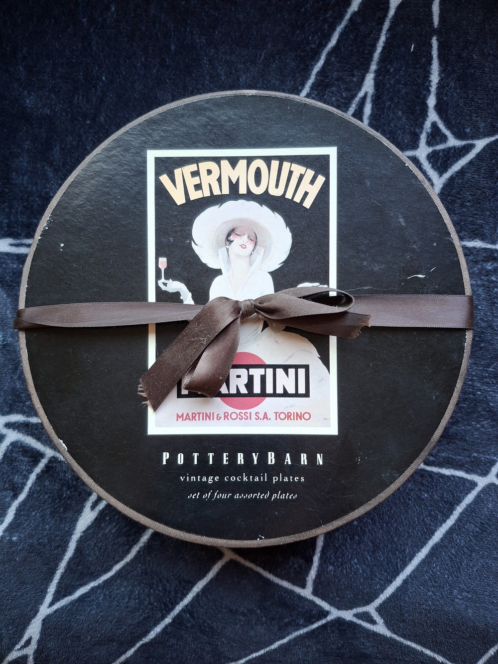 Pottery Barn Black Vintage Martini Vermouth Set Of 4 Plates Round Box Never Used
